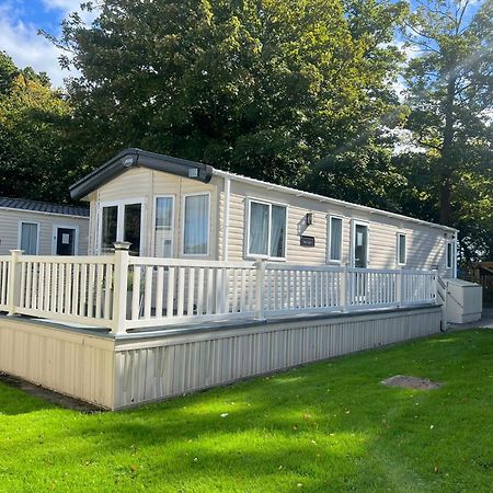 Forest Beach Bashley Park Sway Exterior photo