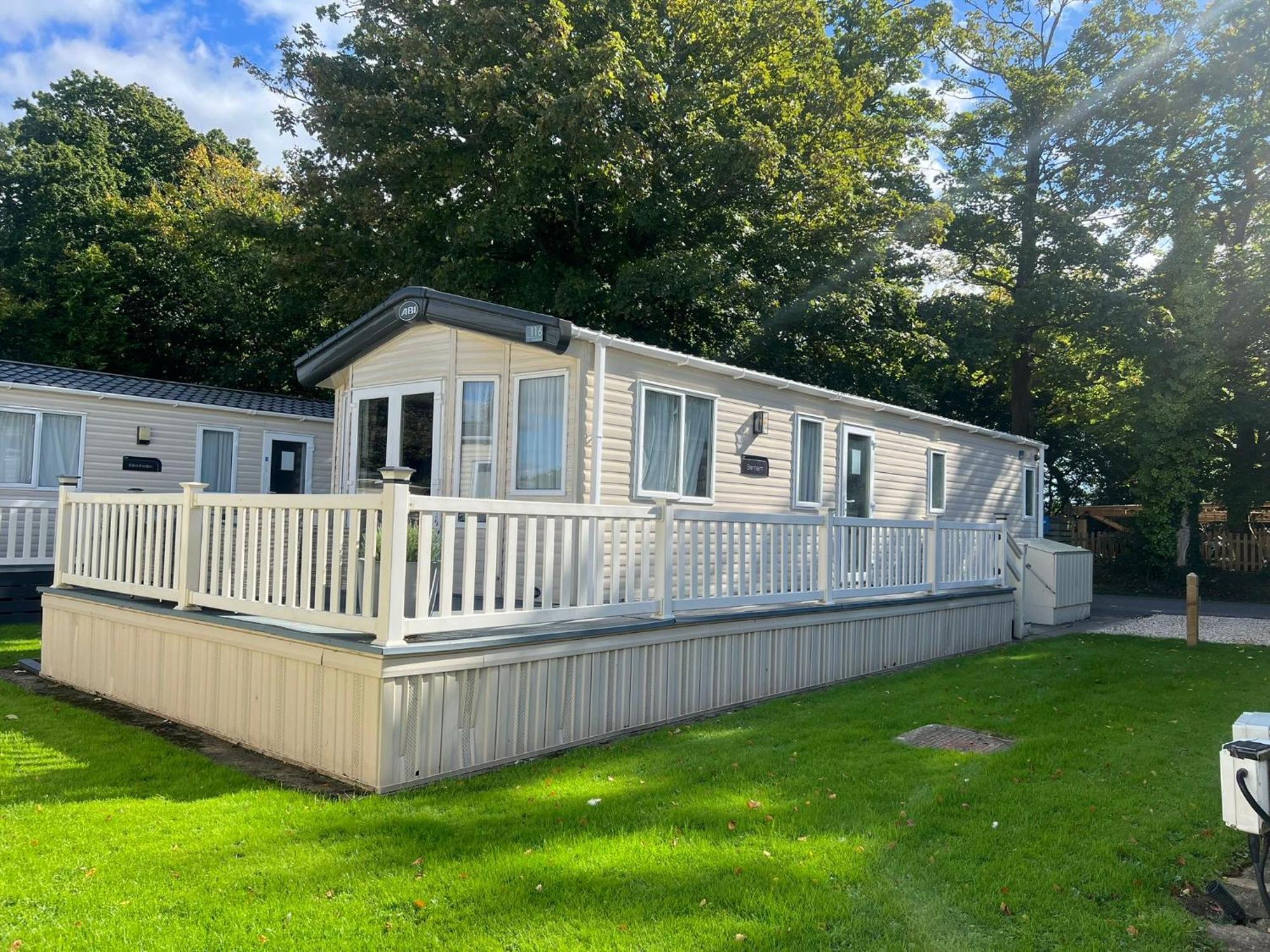 Forest Beach Bashley Park Sway Exterior photo