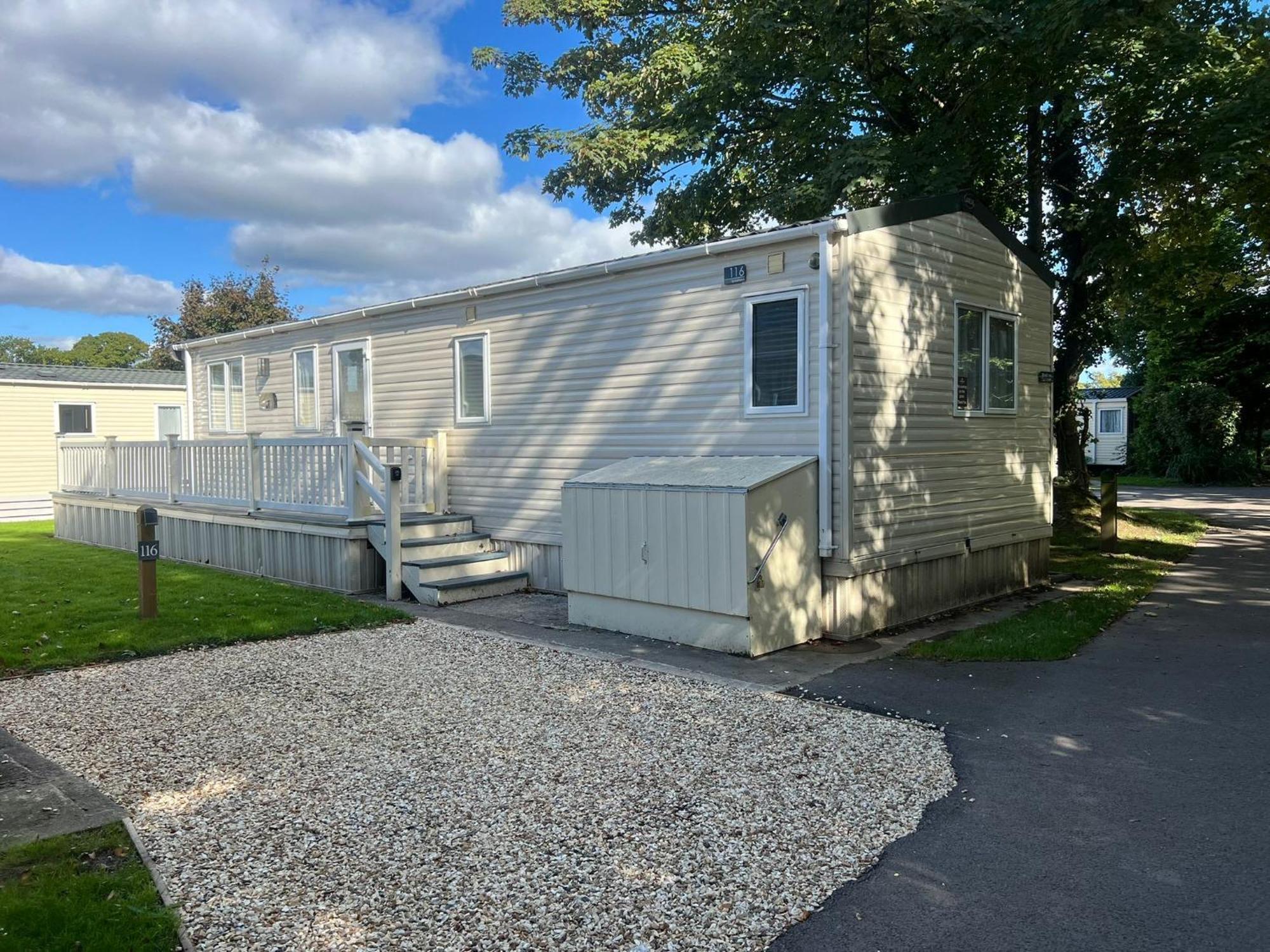 Forest Beach Bashley Park Sway Exterior photo
